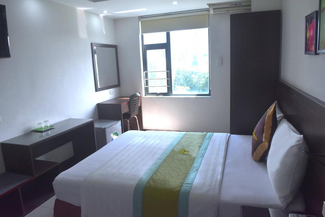 Sao Hotel Nguyen Ngoc Vu 河内 外观 照片