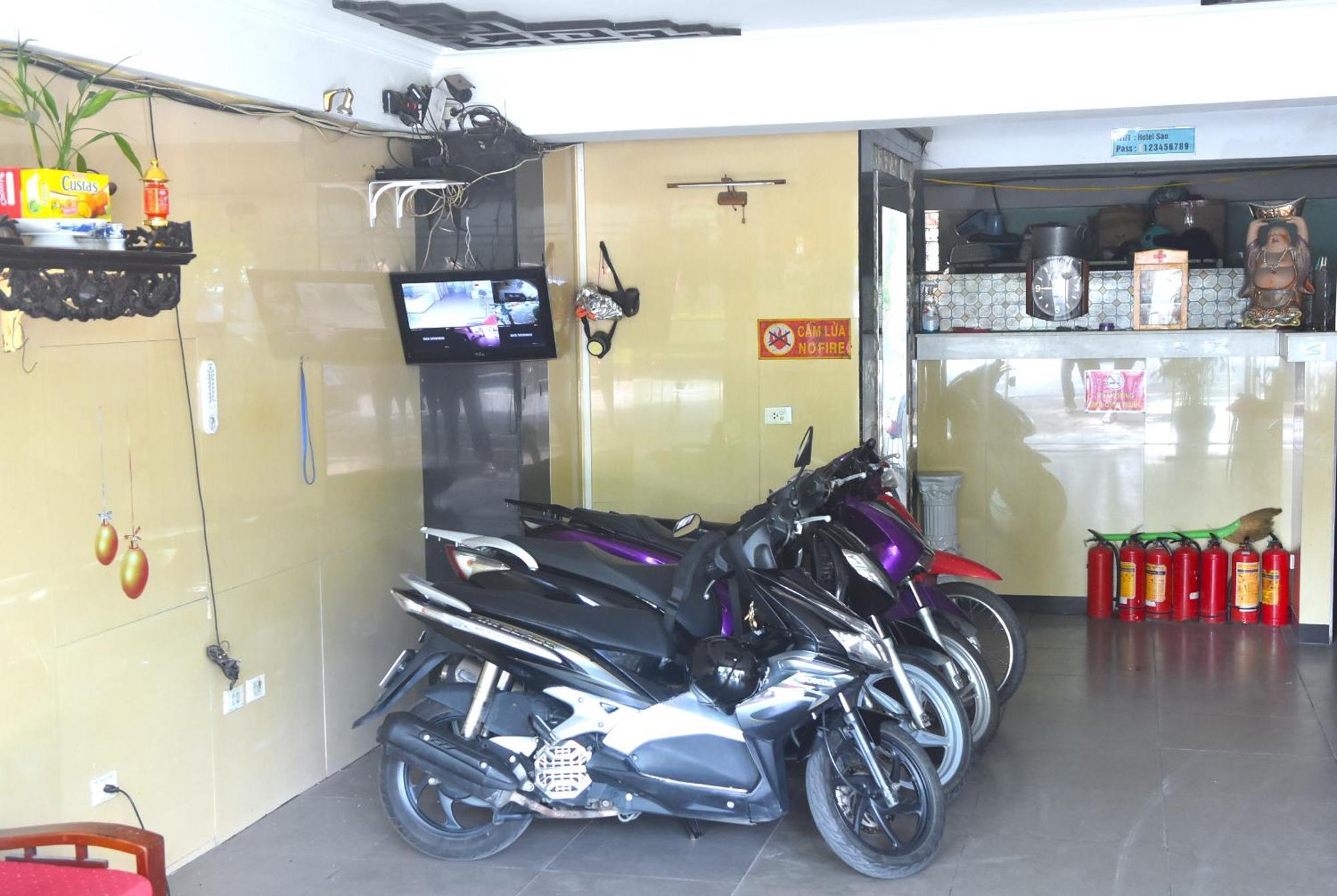 Sao Hotel Nguyen Ngoc Vu 河内 外观 照片